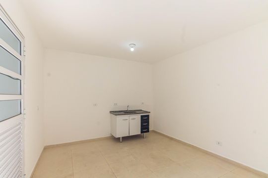 Edícula de casa para alugar com 3 quartos, 165m² em Chácara Seis de Outubro, São Paulo