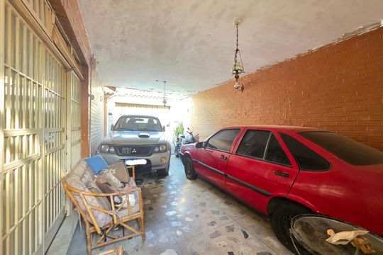 Garagem de casa à venda com 4 quartos, 200m² em Serra, Belo Horizonte