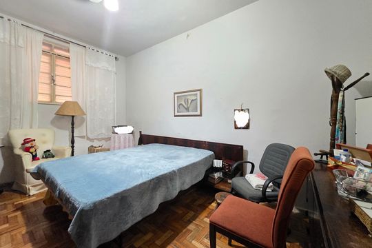 Quarto de casa à venda com 4 quartos, 200m² em Serra, Belo Horizonte