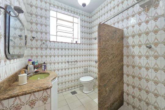 Banheiro de casa à venda com 4 quartos, 200m² em Serra, Belo Horizonte