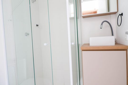 Banheiro de apartamento à venda com 1 quarto, 19m² em Jardim Aeroporto, São Paulo