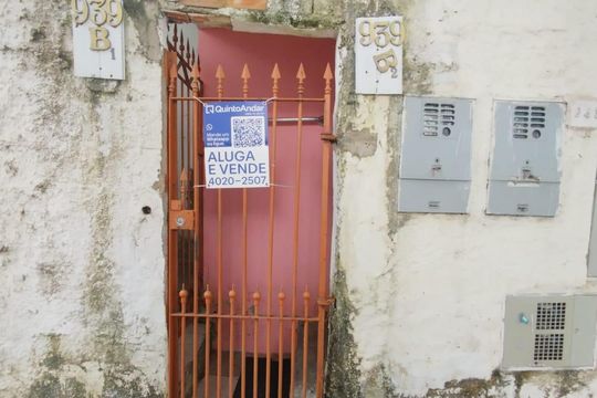 Fachada de casa para alugar com 1 quarto, 50m² em Vila Cordeiro, São Paulo