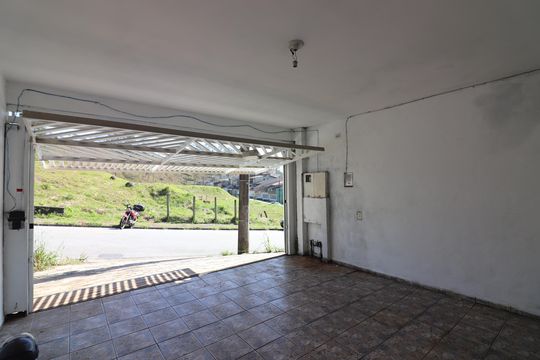 Garagem de casa para alugar com 3 quartos, 171m² em Montanhão, São Bernardo do Campo