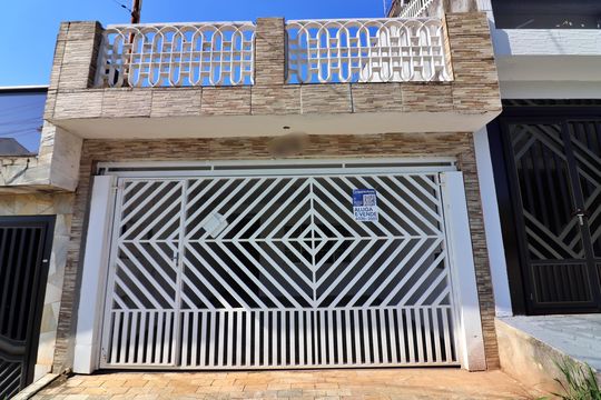 Fachada de casa para alugar com 3 quartos, 171m² em Montanhão, São Bernardo do Campo