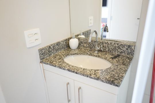 Banheiro Social de kitnet/studio à venda com 1 quarto, 20m² em Brás, São Paulo