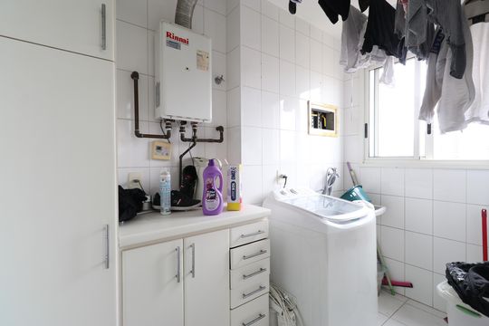 Área de serviço  de apartamento para alugar com 3 quartos, 264m² em Água Branca, São Paulo