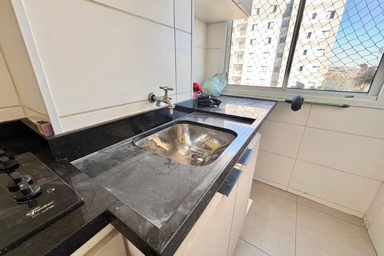 Cozinha  de apartamento para alugar com 2 quartos, 52m² em Biritiba, Poá