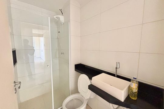 Banheiro  de apartamento para alugar com 2 quartos, 52m² em Biritiba, Poá