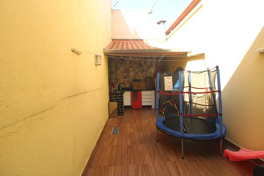 Quintal fundos da casa de casa à venda com 3 quartos, 113m² em Vila Campo Grande, São Paulo