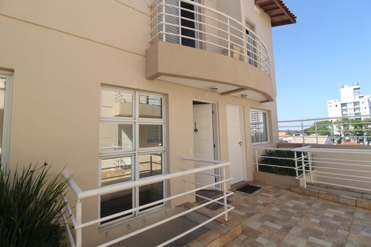 Fachada de casa à venda com 3 quartos, 113m² em Vila Campo Grande, São Paulo