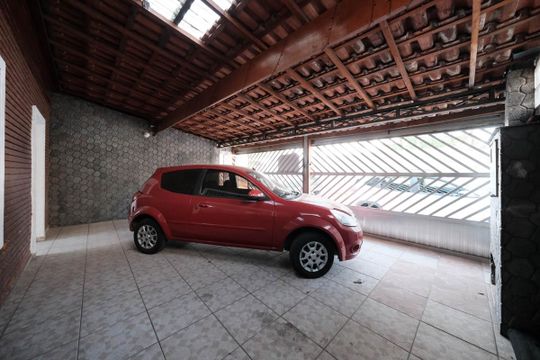 Garagem de casa à venda com 2 quartos, 144m² em Vila Ponte Rasa, São Paulo