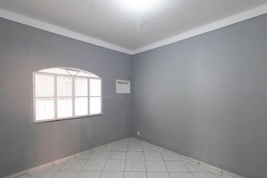 Quarto 2 de casa para alugar com 2 quartos, 360m² em Campo Grande, Rio de Janeiro