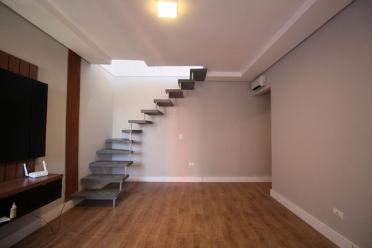 Casa para alugar com 2 quartos, 80m² em Jardim Iracema, Taboão da Serra