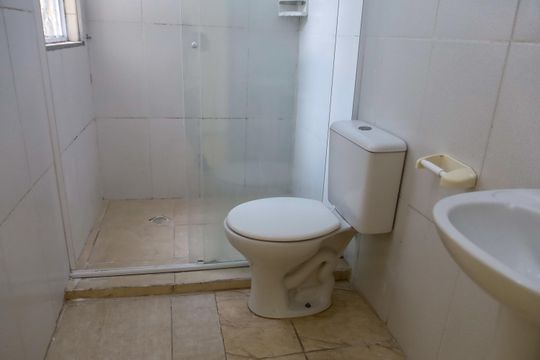 Banheiro de casa à venda com 1 quarto, 75m² em Jardim Roberto, Osasco