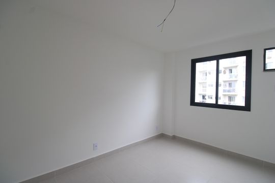 Suíte de apartamento à venda com 2 quartos, 80m² em Taquara, Rio de Janeiro