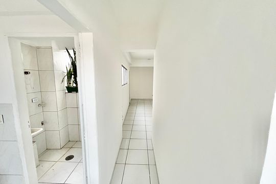 Corredor de apartamento para alugar com 1 quarto, 70m² em Vila Nova Cachoeirinha, São Paulo