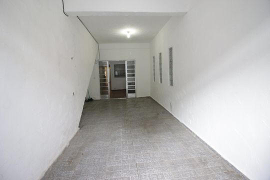 Garagem de casa à venda com 2 quartos, 170m² em Umuarama, Osasco