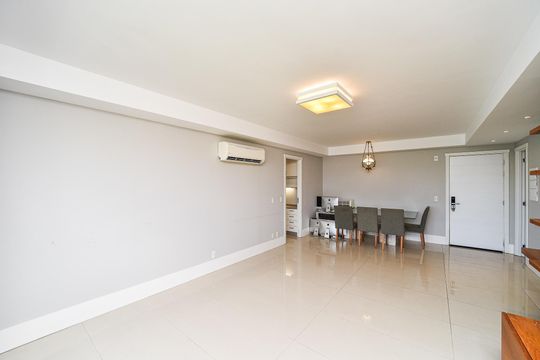 Sala de apartamento à venda com 2 quartos, 88m² em Vila Jardim, Porto Alegre