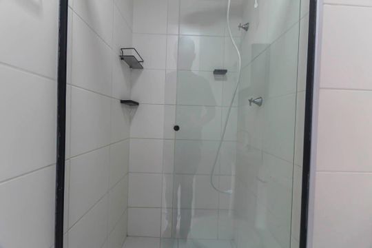 Banheiro de apartamento para alugar com 1 quarto, 28m² em Vila Ema, São Paulo