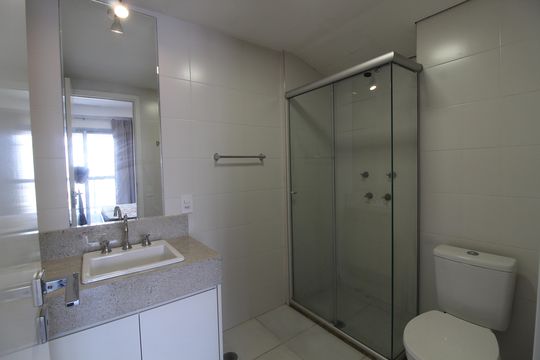 Banheiro de kitnet/studio para alugar com 1 quarto, 32m² em Butantã, São Paulo