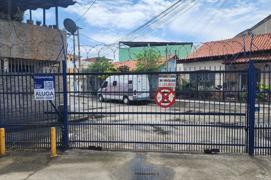 Fachada de casa de condomínio para alugar com 3 quartos, 240m² em Camarão, São Gonçalo