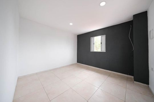 Quarto de casa para alugar com 1 quarto, 80m² em Jardim Danfer, São Paulo