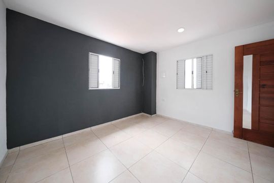Quarto de casa para alugar com 1 quarto, 80m² em Jardim Danfer, São Paulo