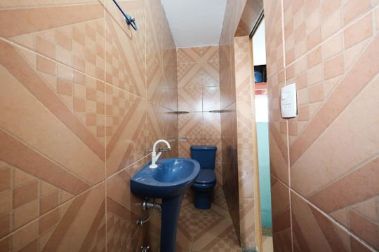 Banheiro de casa para alugar com 1 quarto, 80m² em Jardim Danfer, São Paulo