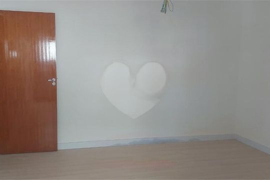 Casa à venda com 3 quartos, 150m² em Jardim Guapira, São Paulo
