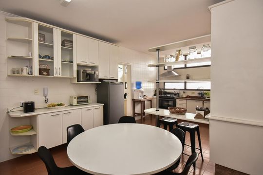 Cozinha de apartamento à venda com 4 quartos, 261m² em Vila Morumbi, São Paulo