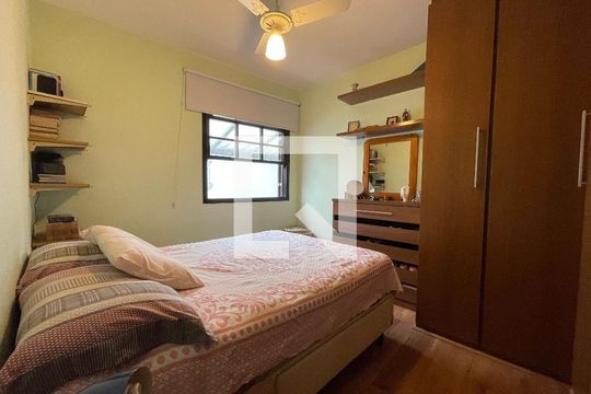 Casa de Condomínio à venda com 2 quartos, 50m² em Jardim Ester Yolanda, São Paulo