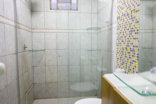 Banheiro social de casa à venda com 2 quartos, 80m² em Casa 19, Brasília
