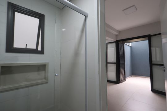 Banheiro de kitnet/studio à venda com 1 quarto, 32m² em Chácara Belenzinho, São Paulo