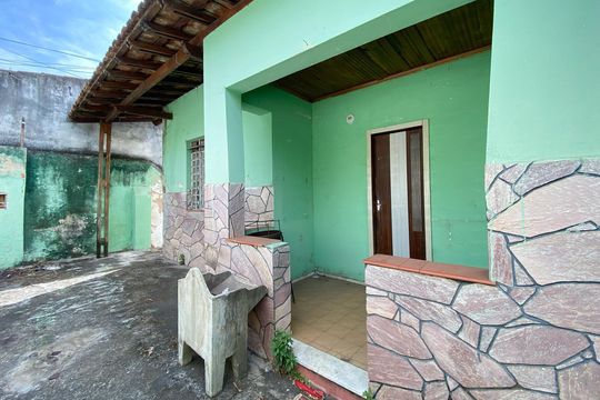 Casa à venda com 3 quartos, 254m² em Santa Tereza, Belo Horizonte