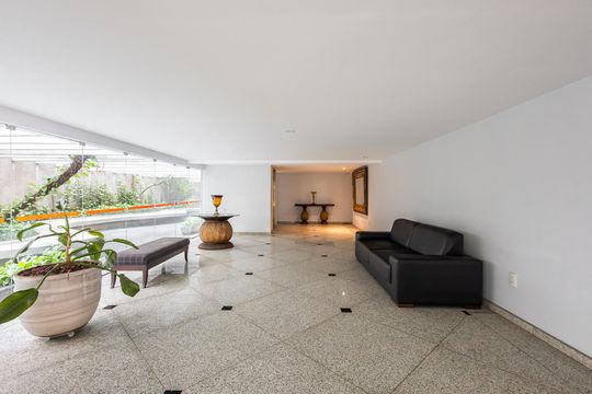 Hall social de apartamento à venda com 3 quartos, 170m² em Jardim Paulista, São Paulo