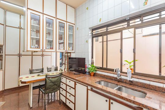 Cozinha de casa à venda com 3 quartos, 190m² em Aclimação, São Paulo