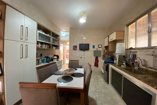 Casa à venda com 5 quartos, 200m² em Higienópolis, Rio de Janeiro