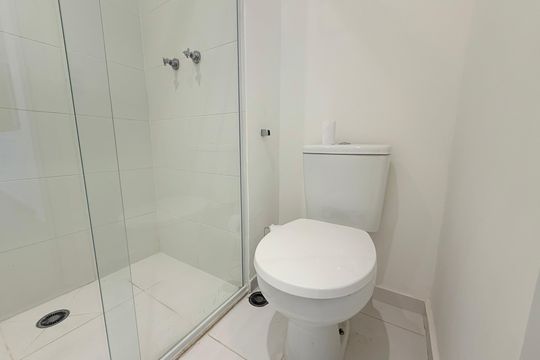Banheiro de apartamento para alugar com 1 quarto, 51m² em Santo Amaro, São Paulo