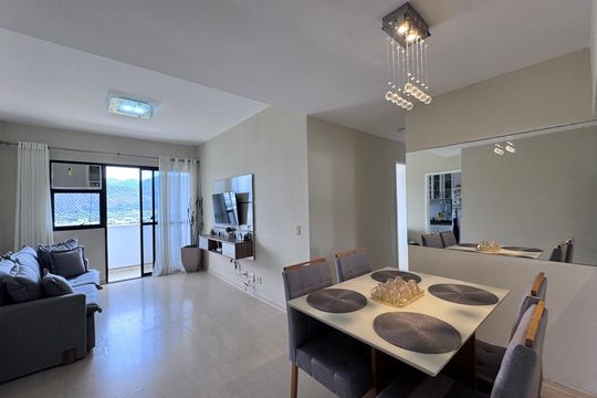 Sala de apartamento para alugar com 2 quartos, 80m² em Barra da Tijuca, Rio de Janeiro