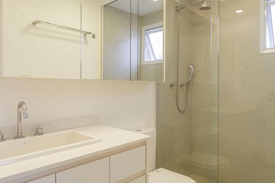Banheiro da Suíte 2 de apartamento à venda com 2 quartos, 118m² em Vila Nova Conceição, São Paulo