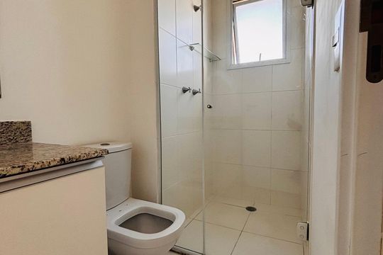 Banheiro suíte de apartamento para alugar com 3 quartos, 109m² em Centro Comercial Jubran, Barueri