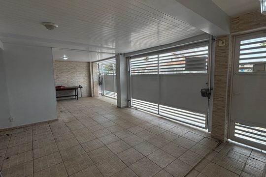 Garagem de casa à venda com 4 quartos, 240m² em Vila Marina, Santo André