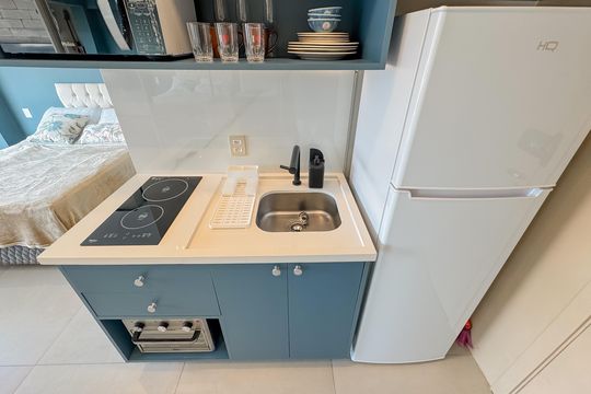 Cozinha de kitnet/studio para alugar com 1 quarto, 27m² em Liberdade, São Paulo