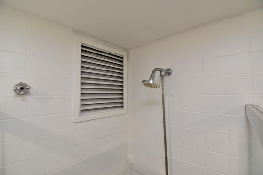 Banheiro de apartamento para alugar com 1 quarto, 67m² em Centro, Curitiba