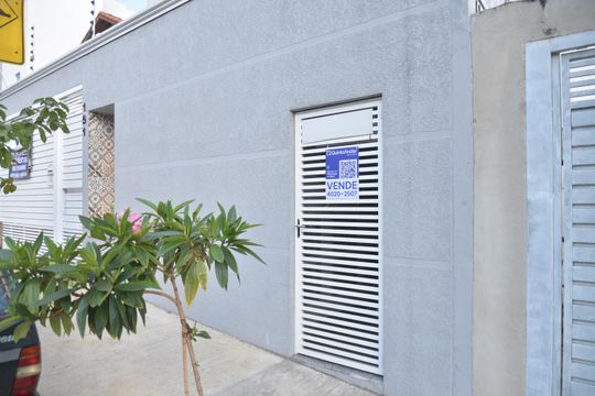 Placa de apartamento à venda com 2 quartos, 88m² em Vila Floresta, Santo André