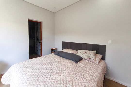 Suíte 3 de casa de condomínio à venda com 3 quartos, 201m² em Swiss Park, Campinas