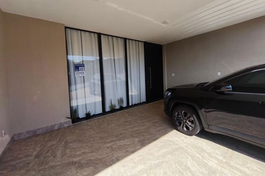 Garagem de casa de condomínio à venda com 3 quartos, 201m² em Swiss Park, Campinas