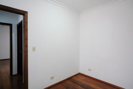 Sala das suítes 2 e 3 de casa à venda com 3 quartos, 325m² em Vila Mariza, São Bernardo do Campo