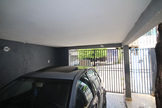 Garagem de casa à venda com 2 quartos, 153m² em Jardim Paraíso, São Paulo