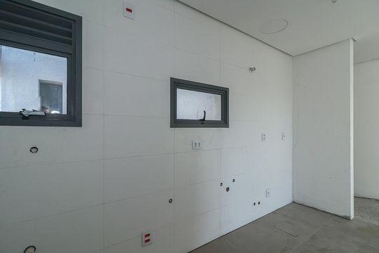 Cozinha de apartamento à venda com 2 quartos, 74m² em Três Figueiras, Porto Alegre